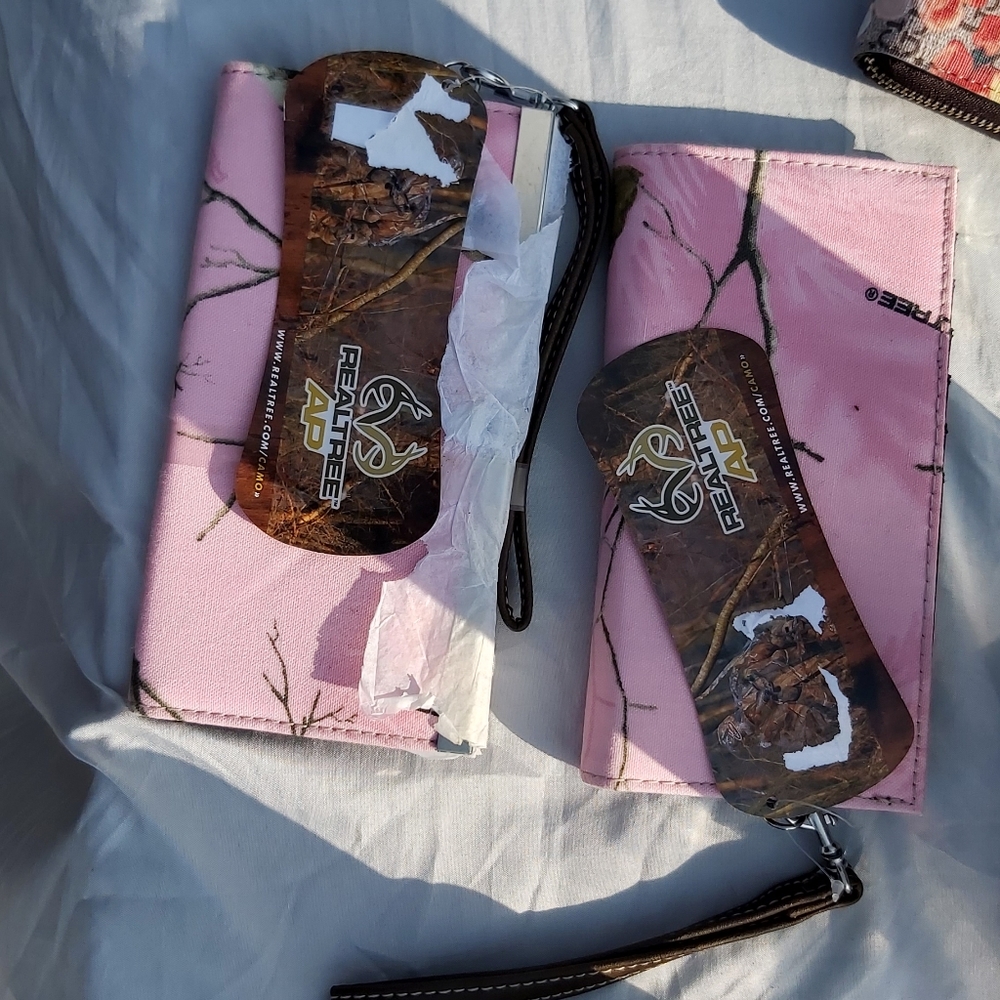 2 Realtree wallets nwt